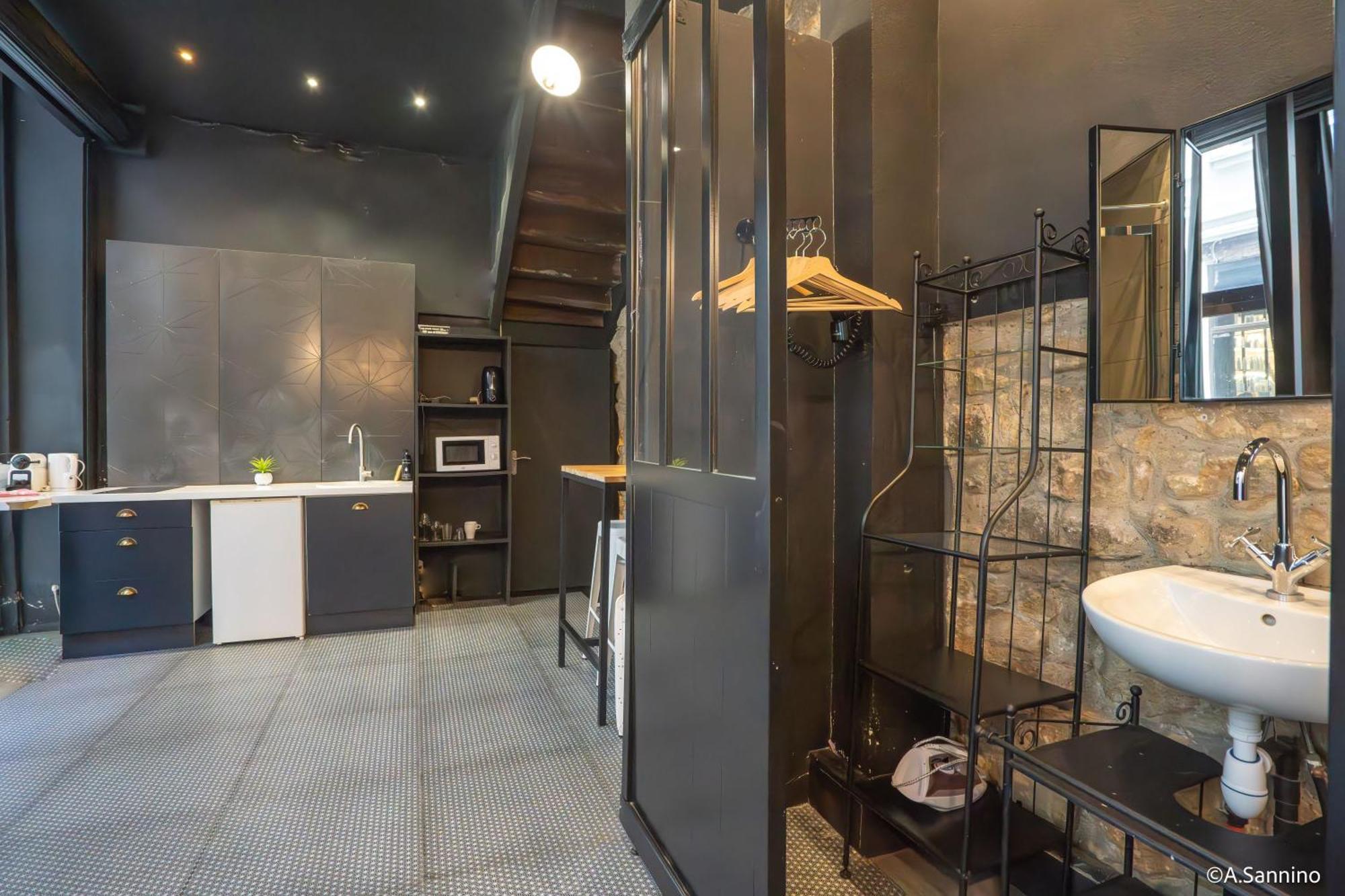 Notre Dame De Nazareth 3 - 2p - Flat-guest Appartement Paris